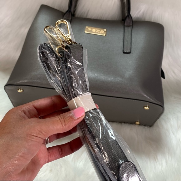 🎉4x Host Pick!🎉 Bebe gray tote bag gold includes removable shoulder strap NWOT - Picture 8 of 16